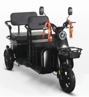 閉ざされた半閉ざされた電気三輪車 10-15° グレード能力と 5-7h 充電時間