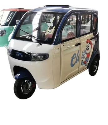 広々とした設計とグレード能力 高齢者向け15-20° 1000W閉ざされた電気三輪車