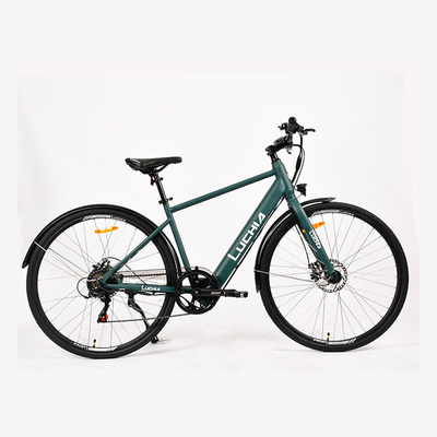 この18スピードの電動マウンテンバイクは 7アハルのバッテリーを搭載します
