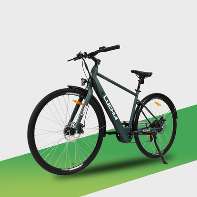 この18スピードの電動マウンテンバイクは 7アハルのバッテリーを搭載します
