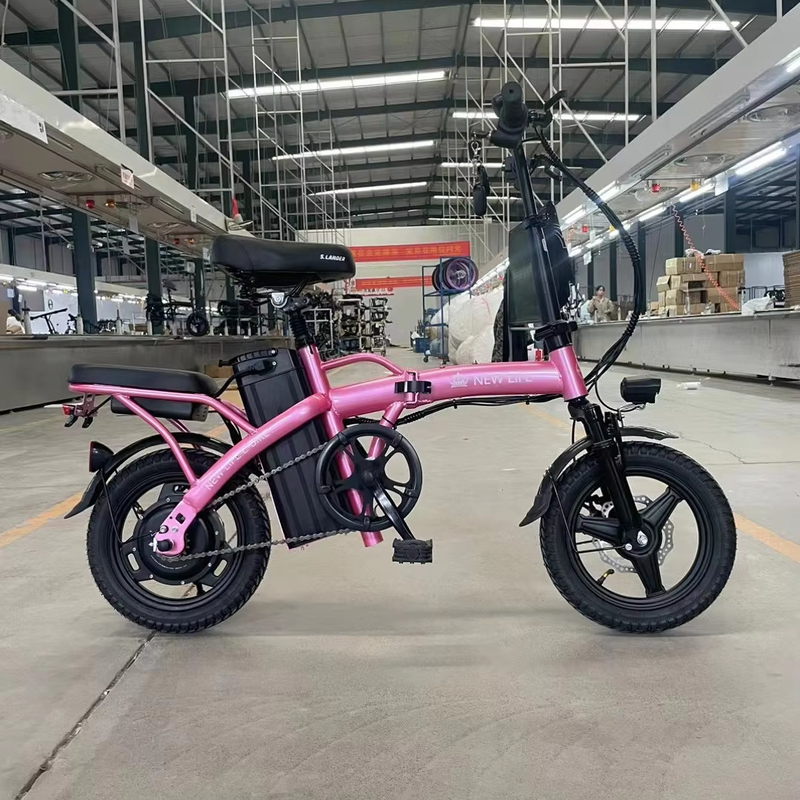2輪式折りたたみ可能な電気自転車 ペダルと電気ライト 電力あたり走行距離60km 充電時間3時間