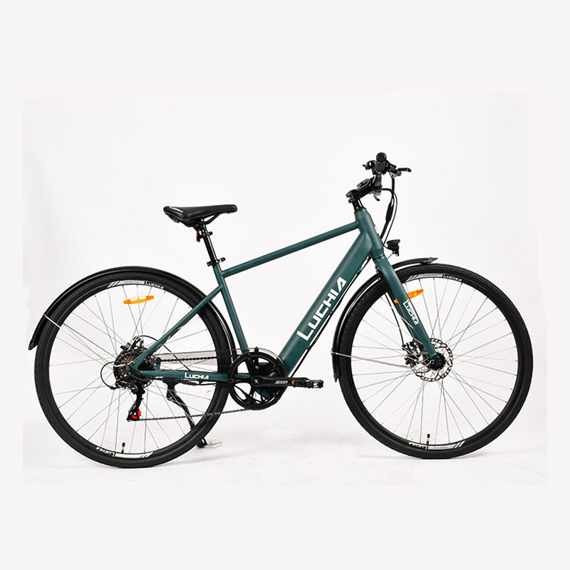 この18スピードの電動マウンテンバイクは 7アハルのバッテリーを搭載します